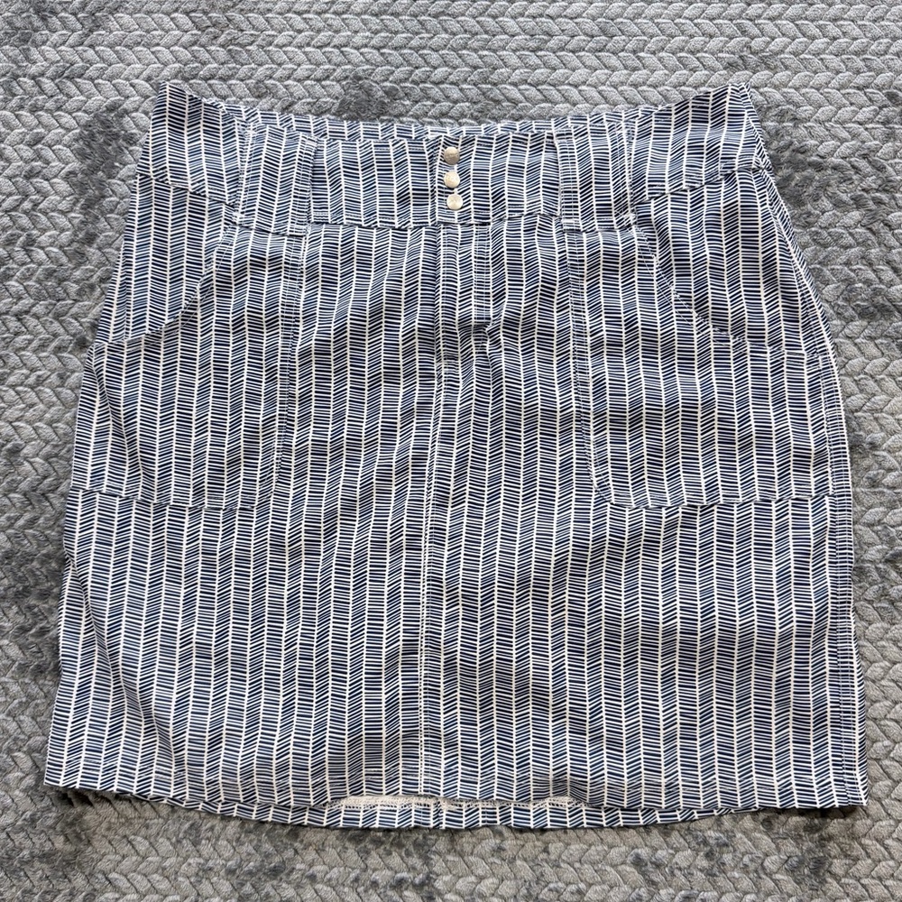 Jofit Women's Blue & White Patterned Golf Skort Size 8